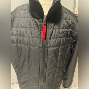 North face boys black irreversible jacket (fleece and nylon)